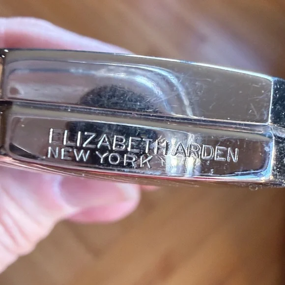 2 Vintage Compacts Elizabeth Arden (Octagon) and Dorset Fifth Avenue (Square) - Picture 4 of 12